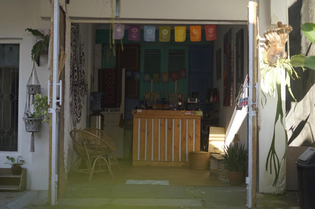 Oke Baik Hostel 요그야카르타 외부 사진