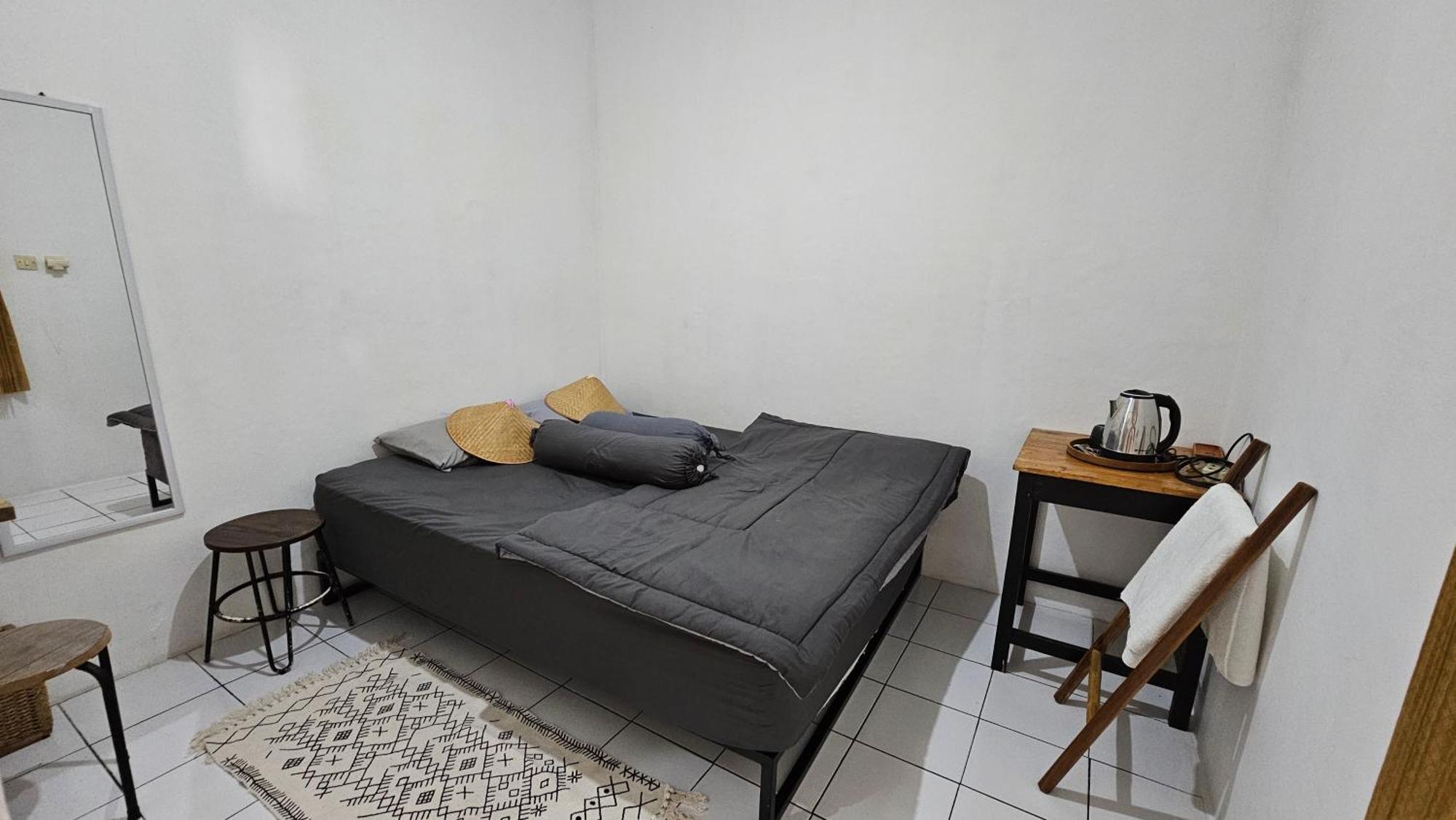 Oke Baik Hostel 요그야카르타 외부 사진
