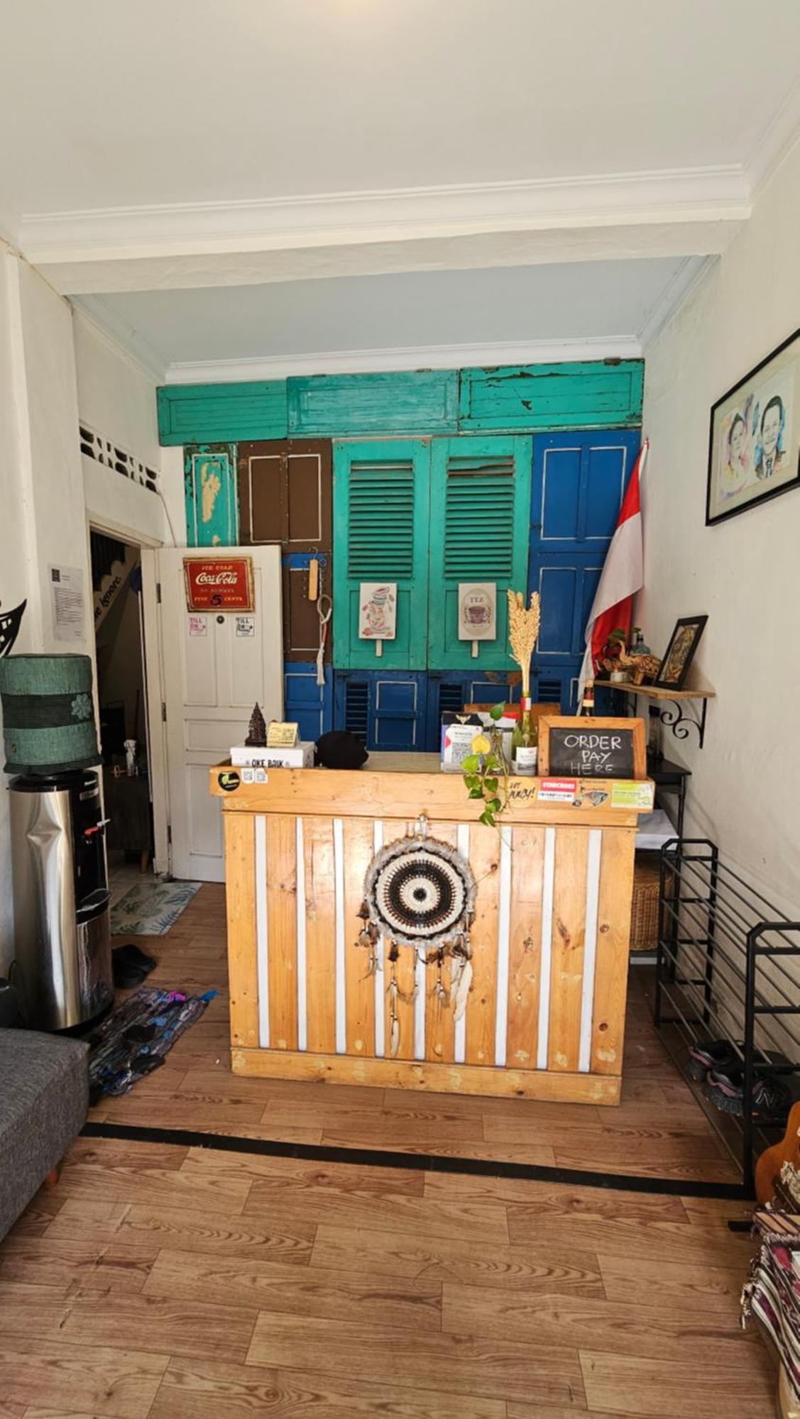Oke Baik Hostel 요그야카르타 외부 사진