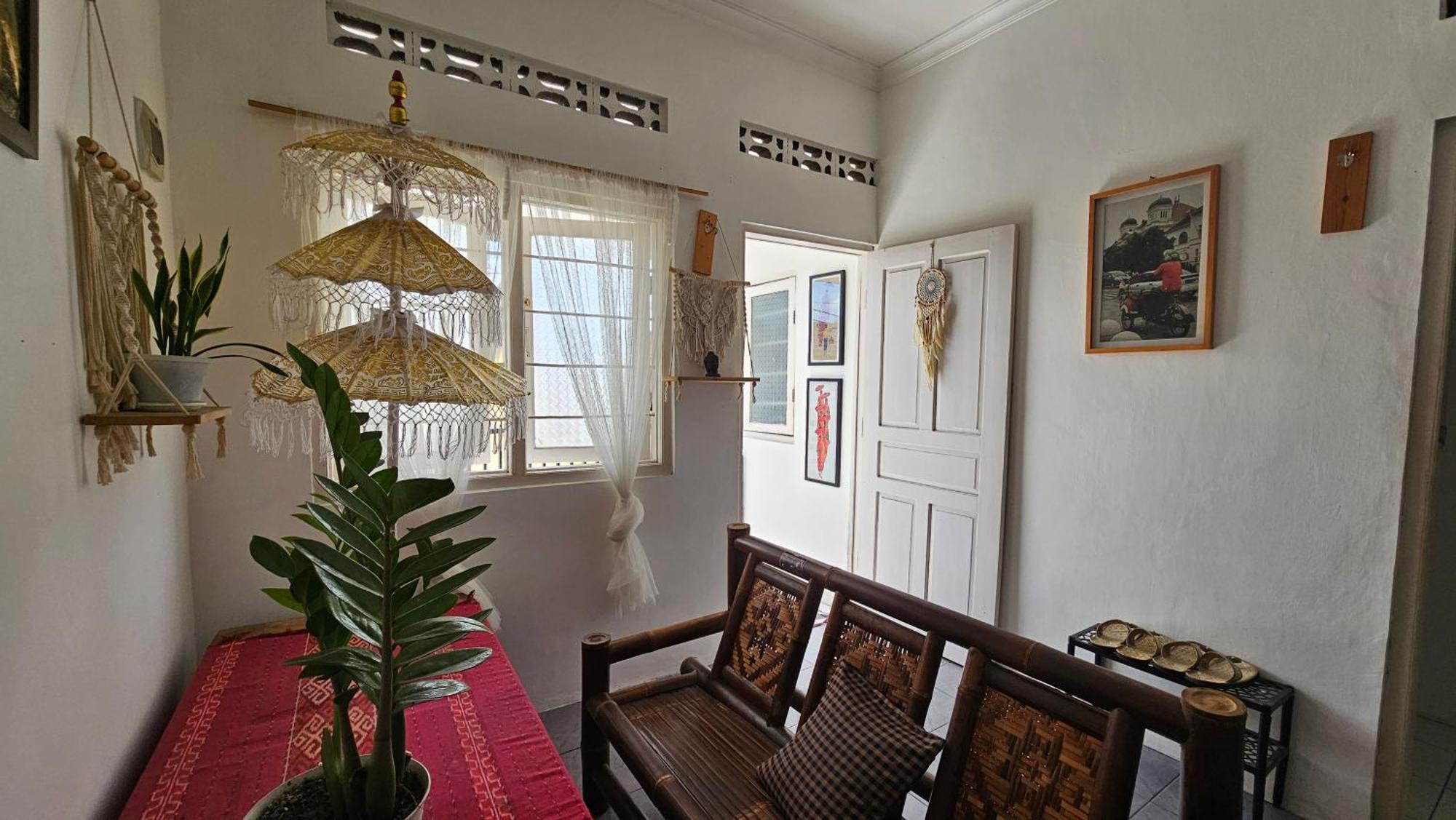 Oke Baik Hostel 요그야카르타 외부 사진
