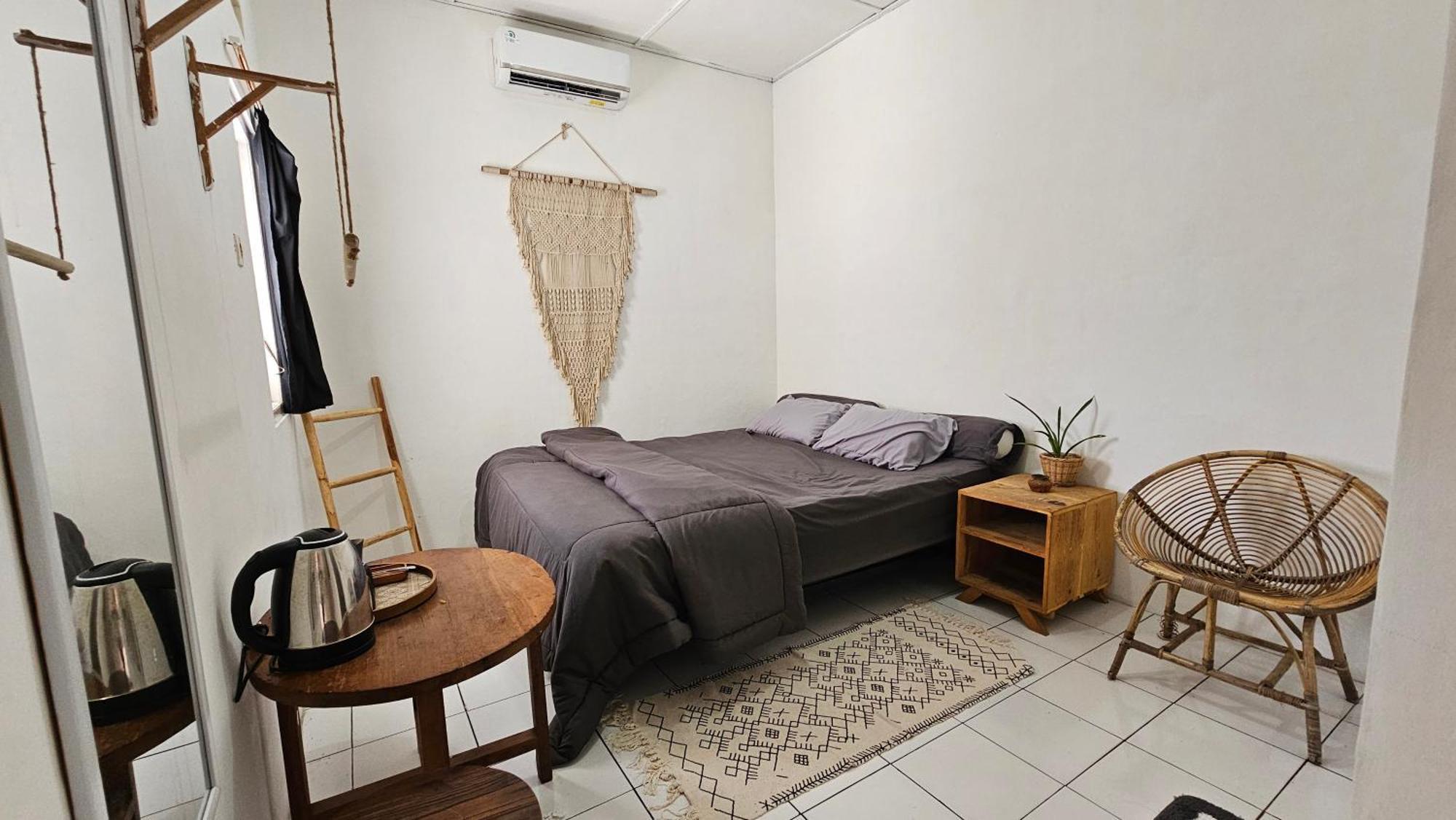 Oke Baik Hostel 요그야카르타 외부 사진