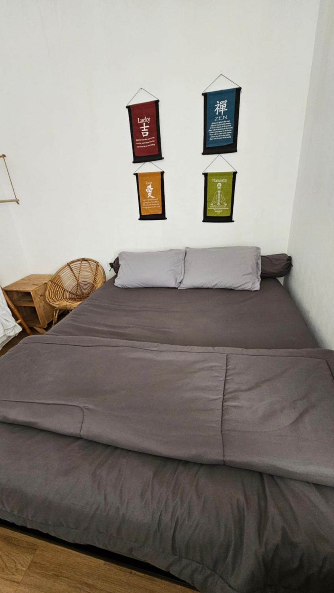 Oke Baik Hostel 요그야카르타 외부 사진
