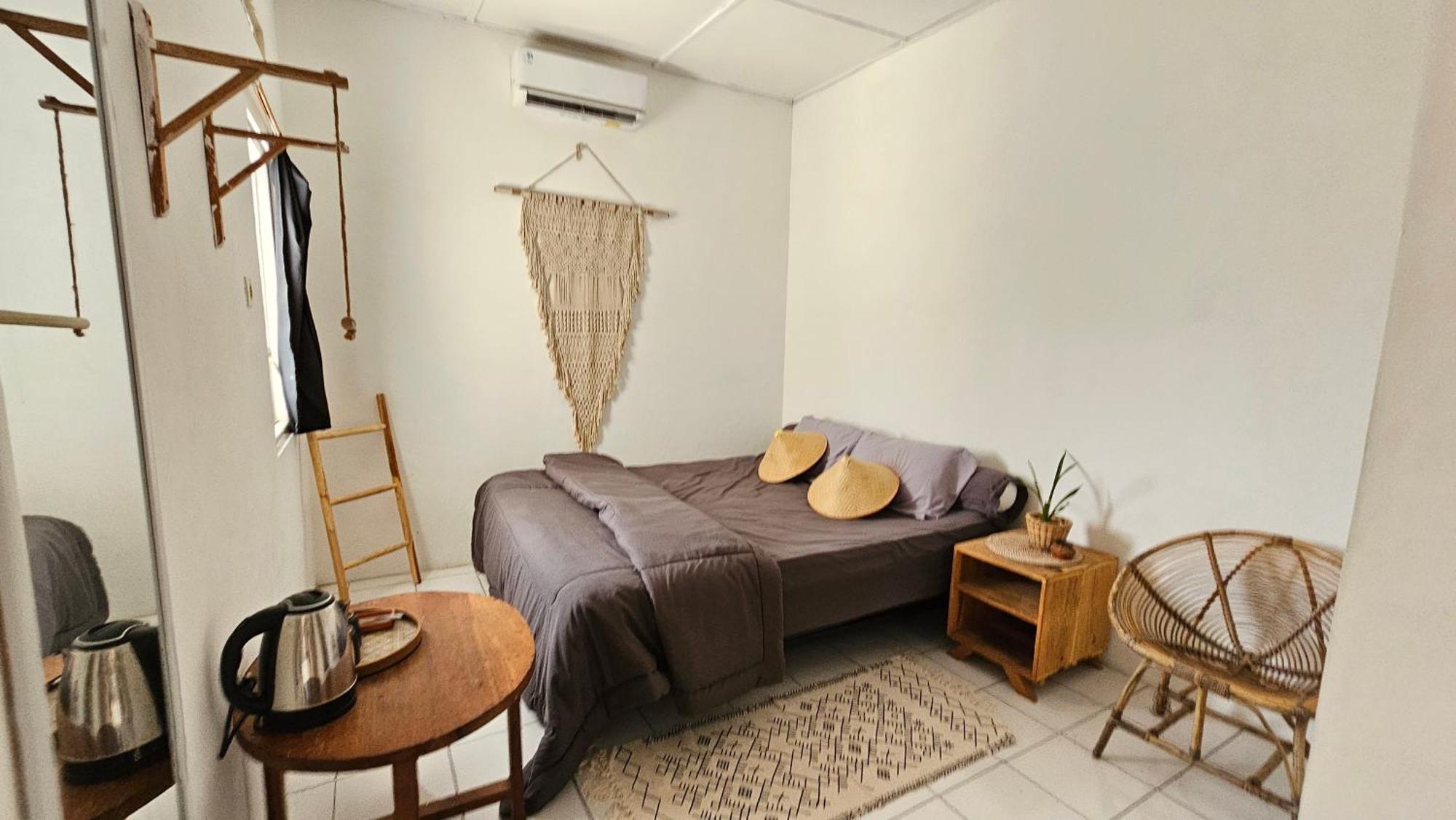 Oke Baik Hostel 요그야카르타 외부 사진