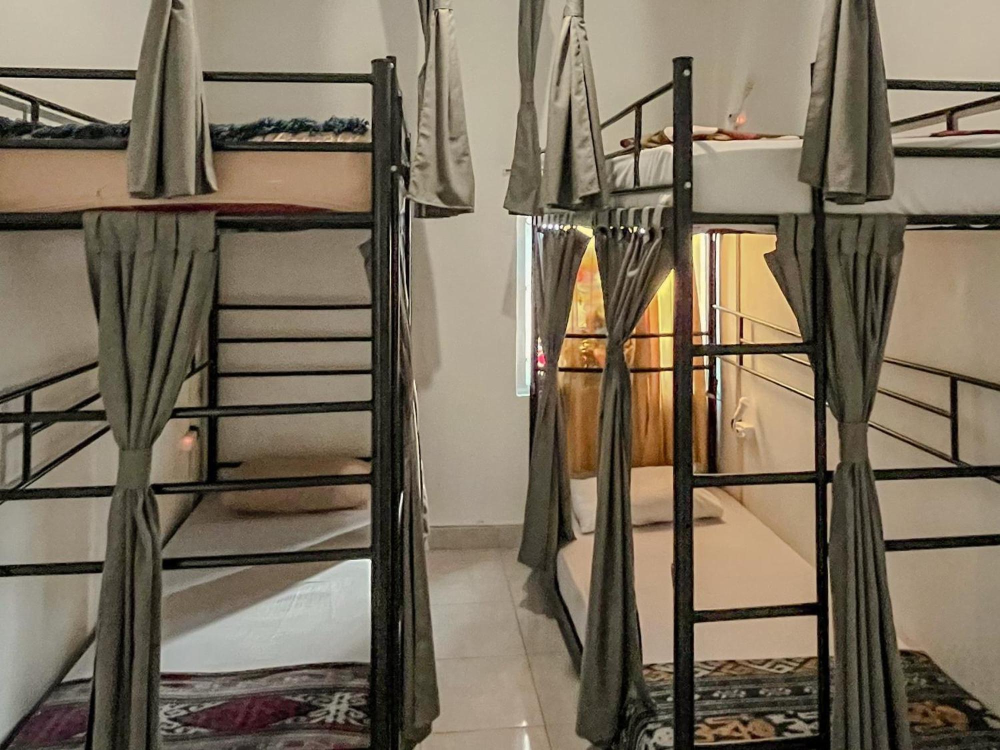 Oke Baik Hostel 요그야카르타 외부 사진